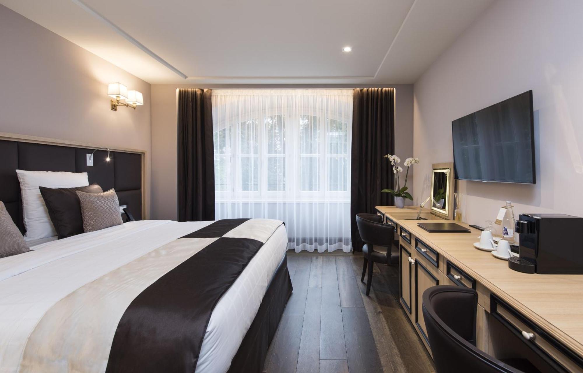 Hotel Bristol Geneva Exterior photo